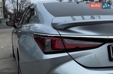 Седан Lexus ES 2023 в Киеве