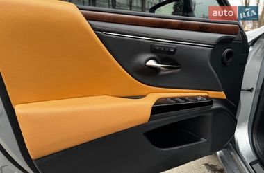 Седан Lexus ES 2023 в Киеве