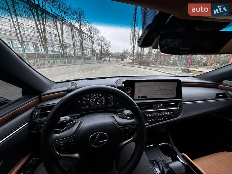 Седан Lexus ES 2023 в Киеве