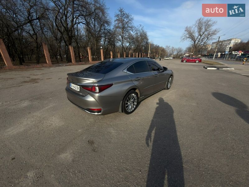 Седан Lexus ES 2018 в Кропивницком