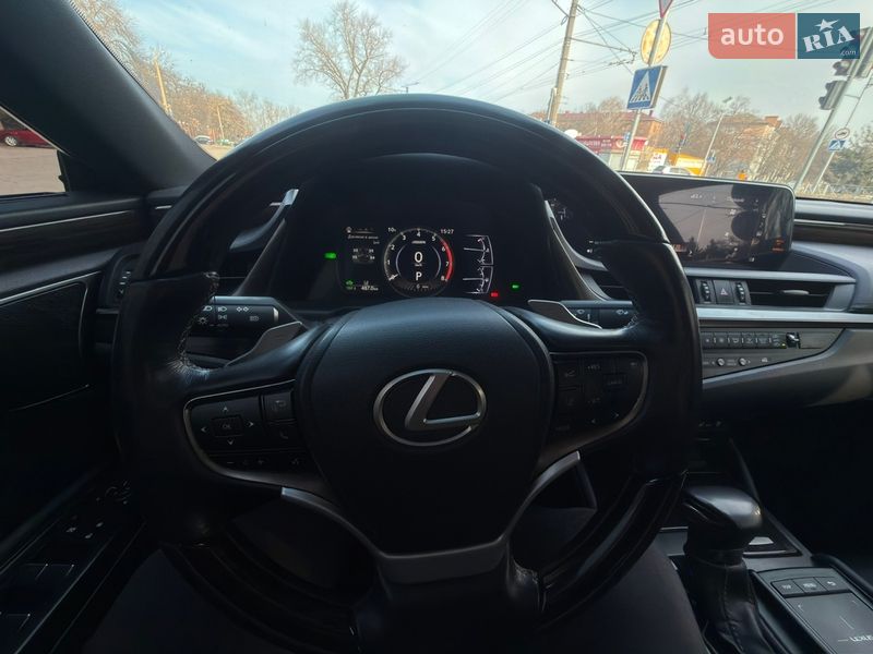 Седан Lexus ES 2018 в Кропивницком