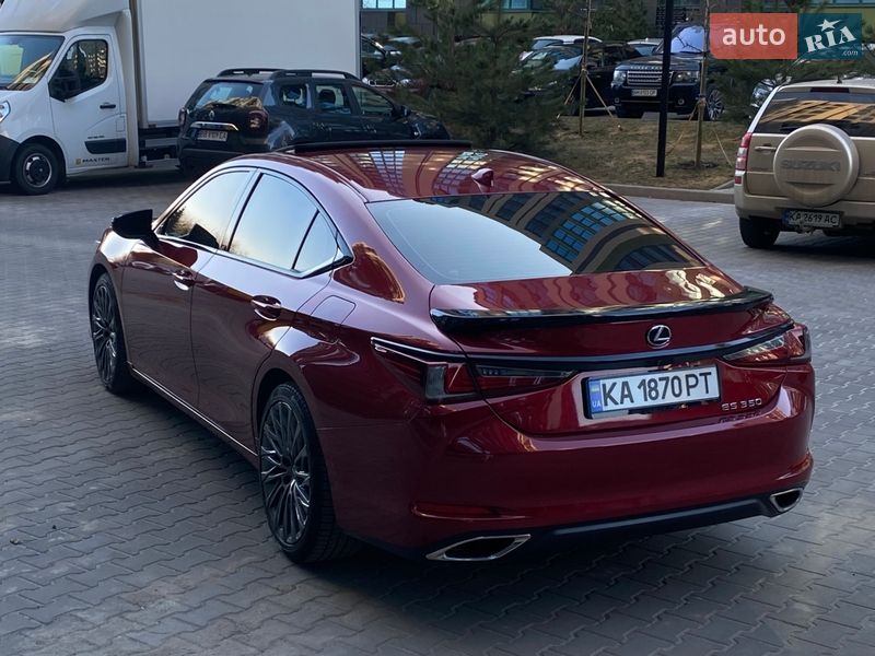 Седан Lexus ES 2019 в Киеве