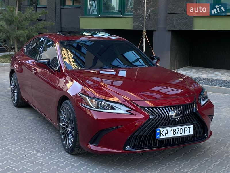 Седан Lexus ES 2019 в Киеве