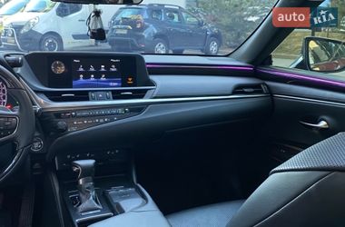 Седан Lexus ES 2019 в Киеве