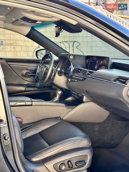 Седан Lexus ES 2019 в Одессе