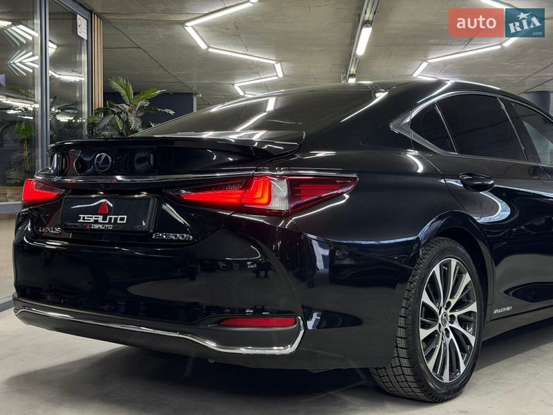 Седан Lexus ES 2019 в Одессе