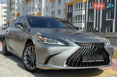 Седан Lexus ES 2023 в Виннице