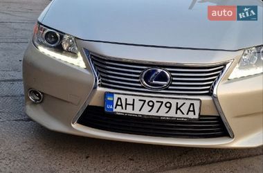 Седан Lexus ES 2015 в Кривом Роге