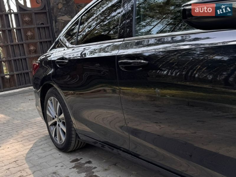 Седан Lexus ES 2020 в Новояворовске