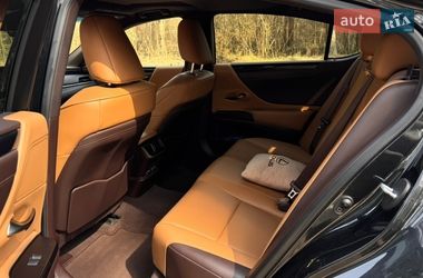 Седан Lexus ES 2020 в Новояворовске