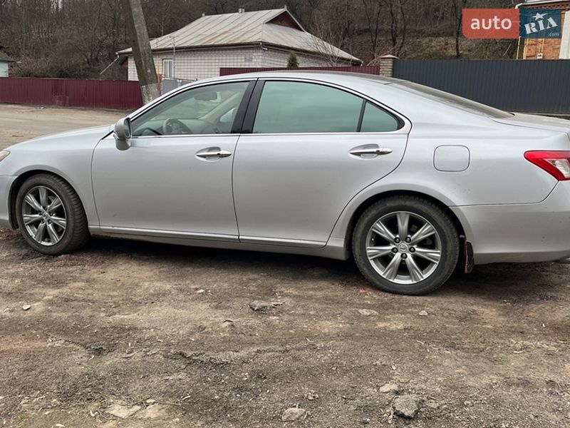 Седан Lexus ES 2007 в Тростянці