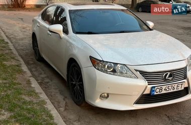 Седан Lexus ES 2013 в Чернигове