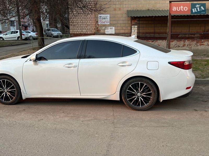 Седан Lexus ES 2013 в Чернігові