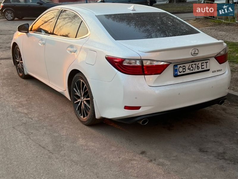 Седан Lexus ES 2013 в Чернігові