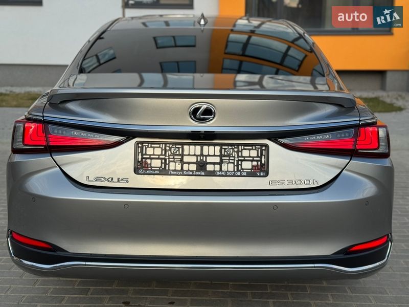 Седан Lexus ES 2023 в Виннице