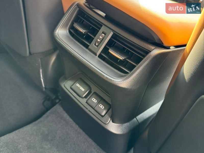 Седан Lexus ES 2023 в Виннице