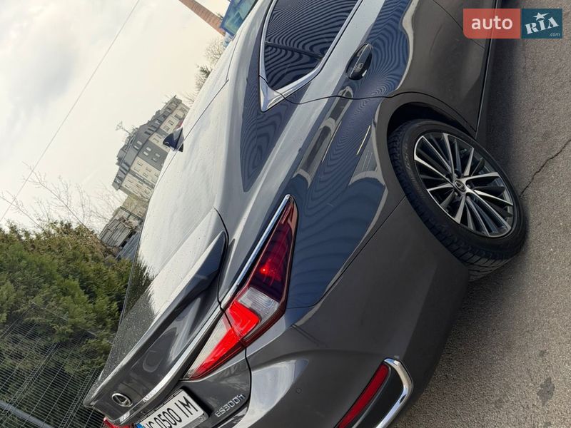 Седан Lexus ES 2023 в Львове фото 21 Седан Lexus ES 2023 в Львове
