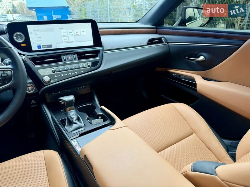 Седан Lexus ES 2023 в Львове фото 43 Седан Lexus ES 2023 в Львове