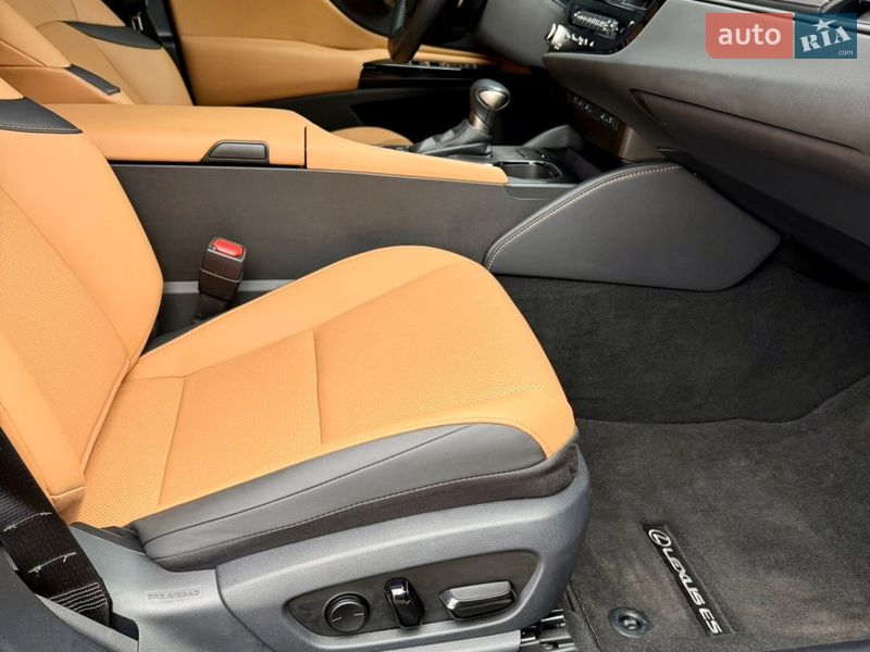 Седан Lexus ES 2023 в Львове фото 57 Седан Lexus ES 2023 в Львове