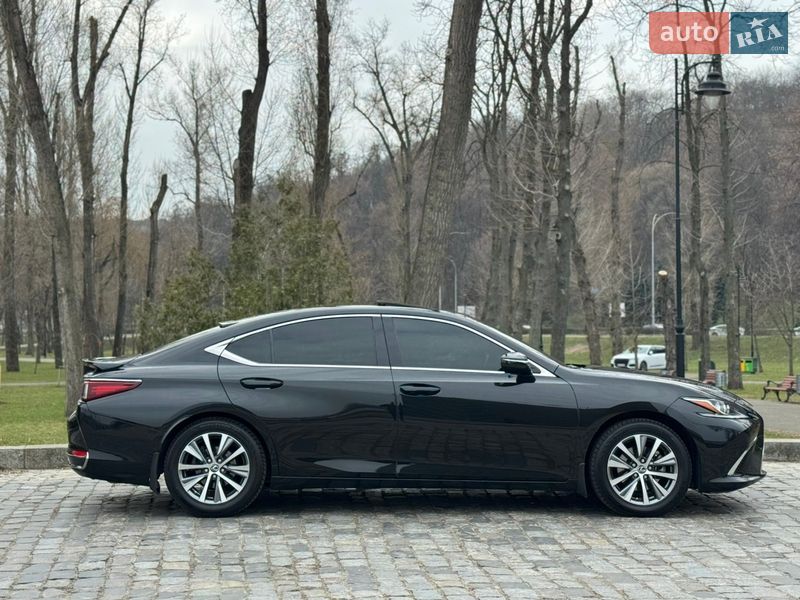 Седан Lexus ES 2018 в Києві фото 3 Седан Lexus ES 2018 в Києві