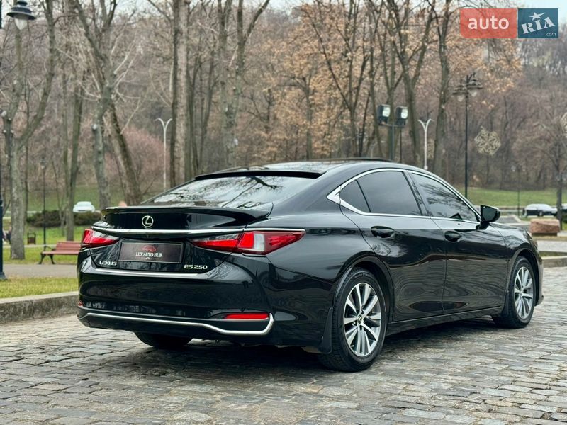 Седан Lexus ES 2018 в Києві фото 5 Седан Lexus ES 2018 в Києві