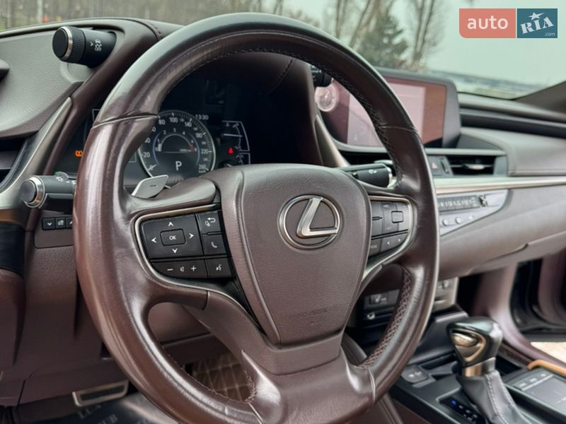 Седан Lexus ES 2018 в Києві фото 35 Седан Lexus ES 2018 в Києві