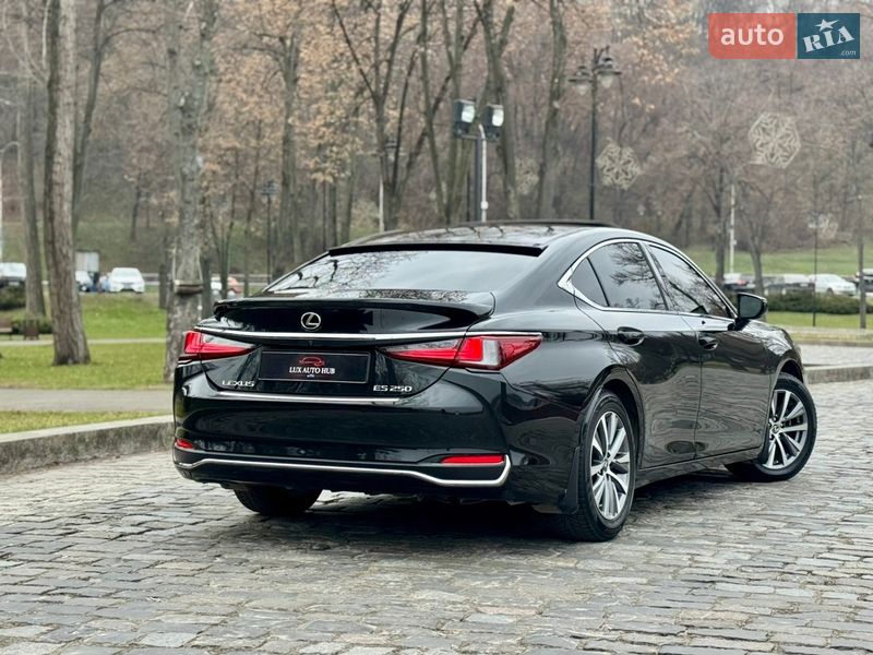 Седан Lexus ES 2018 в Києві фото 69 Седан Lexus ES 2018 в Києві