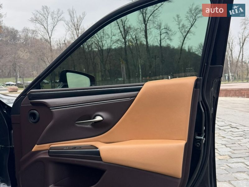 Седан Lexus ES 2018 в Києві фото 80 Седан Lexus ES 2018 в Києві