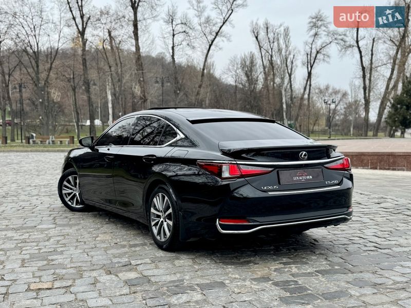 Седан Lexus ES 2018 в Києві фото 99 Седан Lexus ES 2018 в Києві