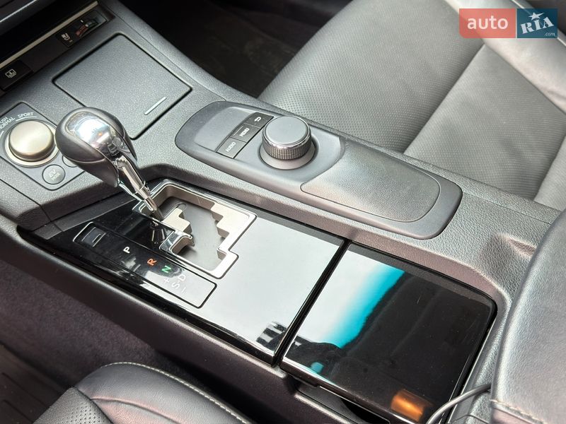 Седан Lexus ES 2014 в Києві