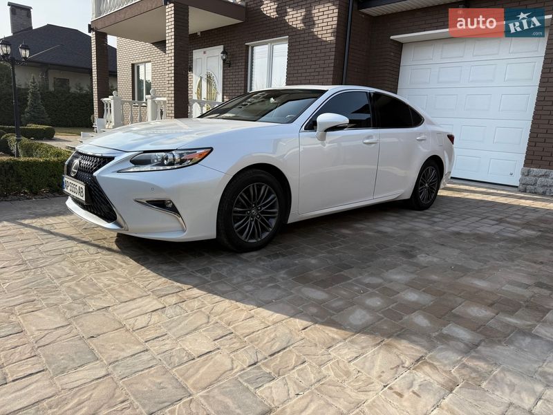 Седан Lexus ES 2018 в Киеве