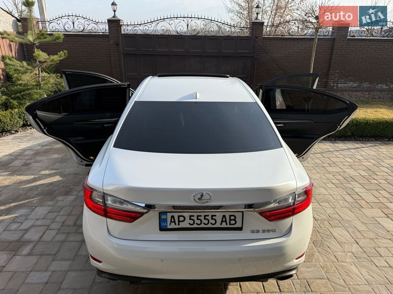Седан Lexus ES 2018 в Киеве
