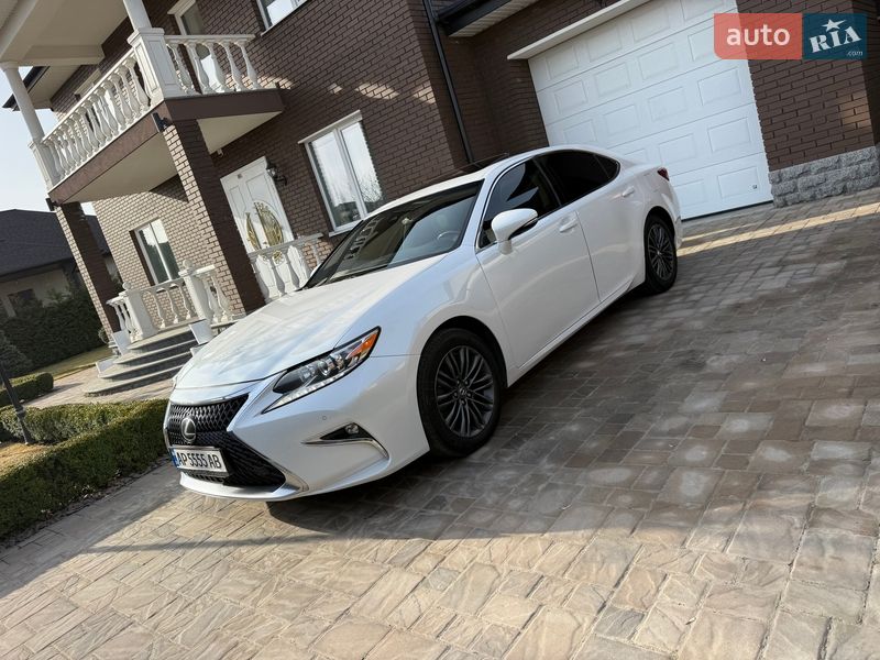 Седан Lexus ES 2018 в Киеве