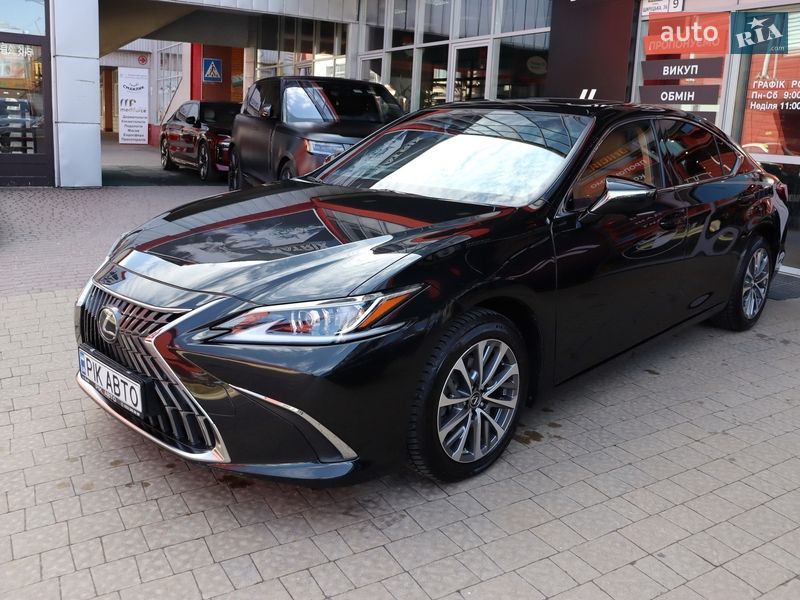 Седан Lexus ES 2022 в Львове