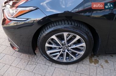 Седан Lexus ES 2022 в Львове
