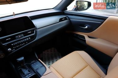 Седан Lexus ES 2022 в Львове