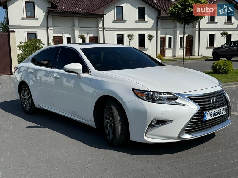 Седан Lexus ES 2016 в Львове