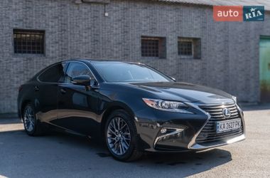 Седан Lexus ES 2018 в Киеве