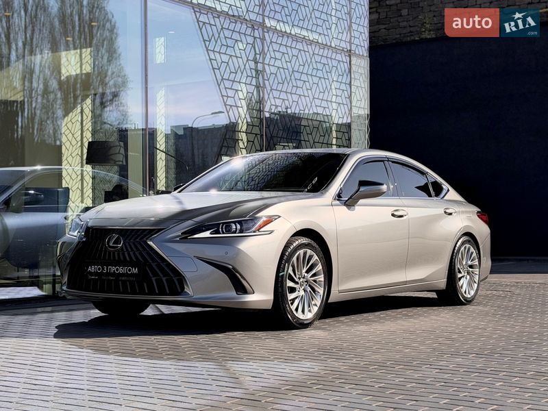 Lexus ES 2021