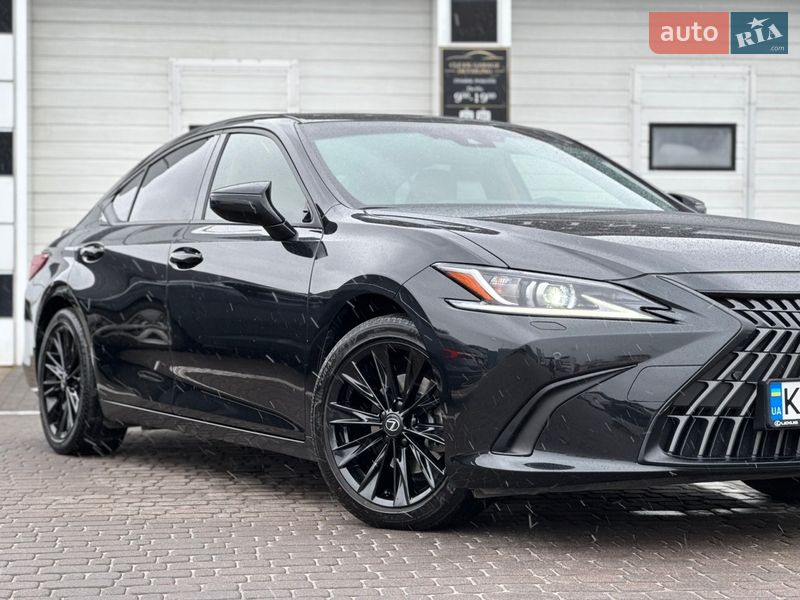 Lexus ES 2022