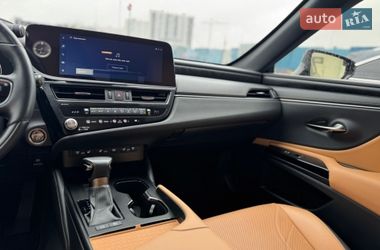 Седан Lexus ES 2022 в Киеве