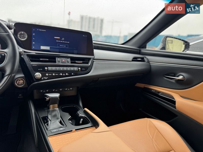 Седан Lexus ES 2022 в Киеве