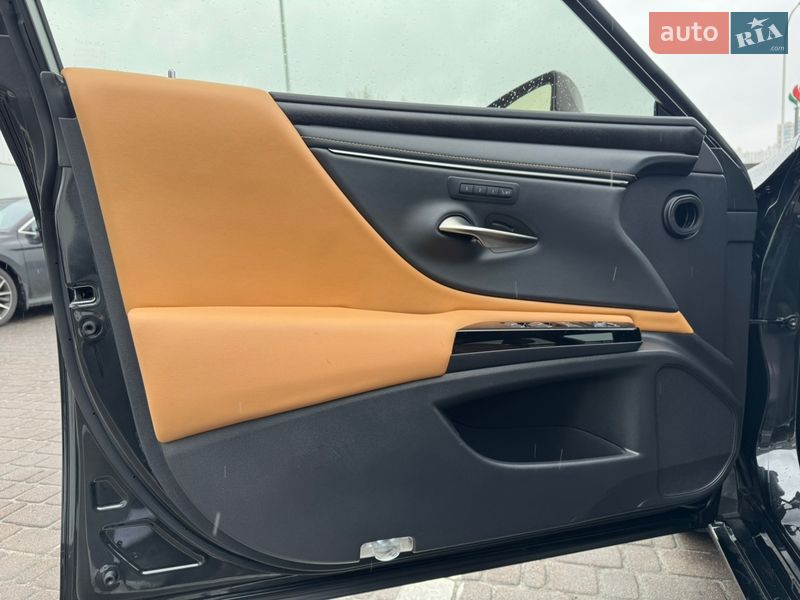 Седан Lexus ES 2022 в Киеве