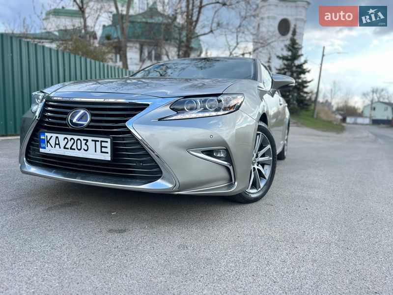 Седан Lexus ES 2017 в Киеве