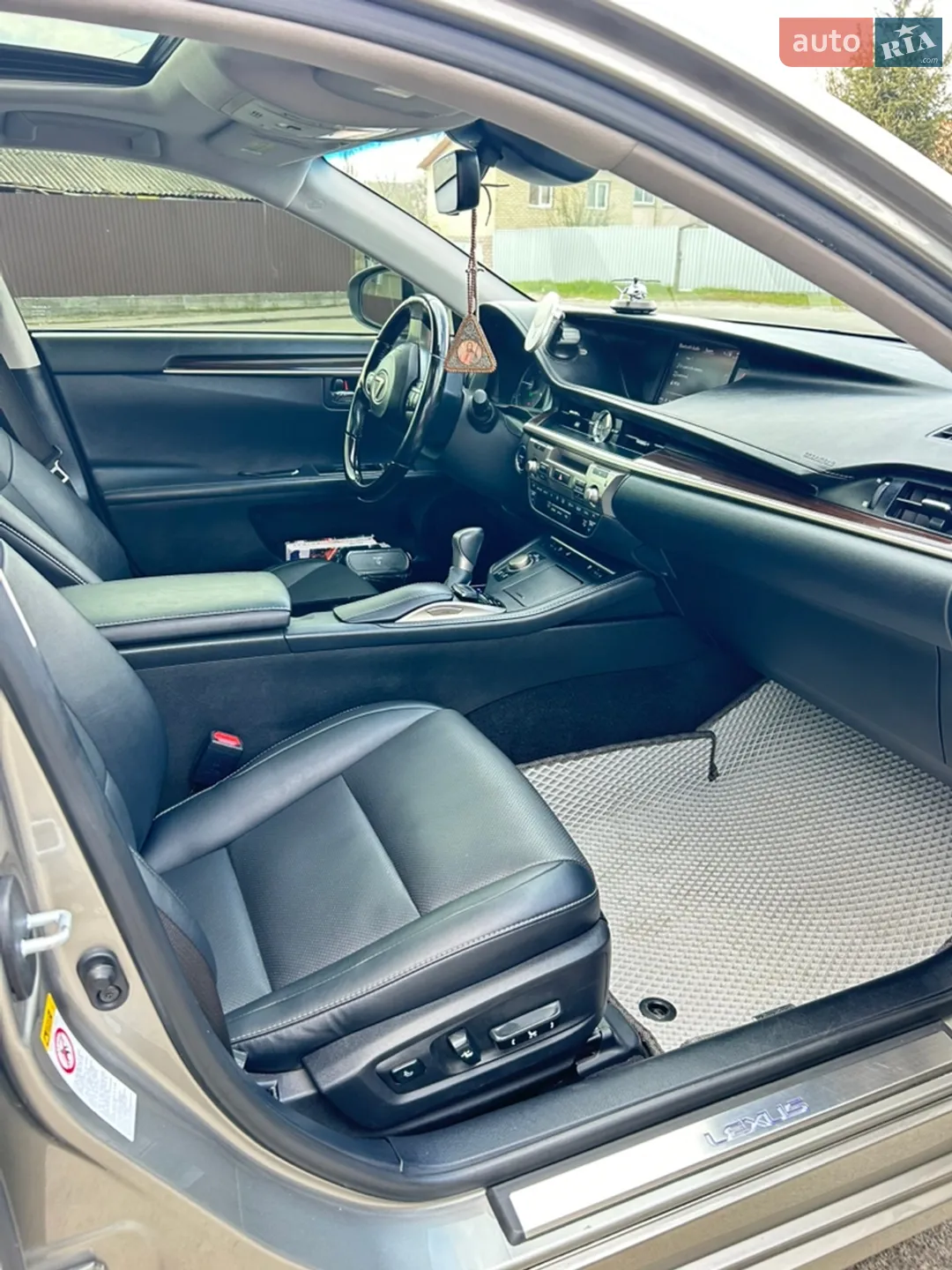2017 Lexus ES - мініатюра 13