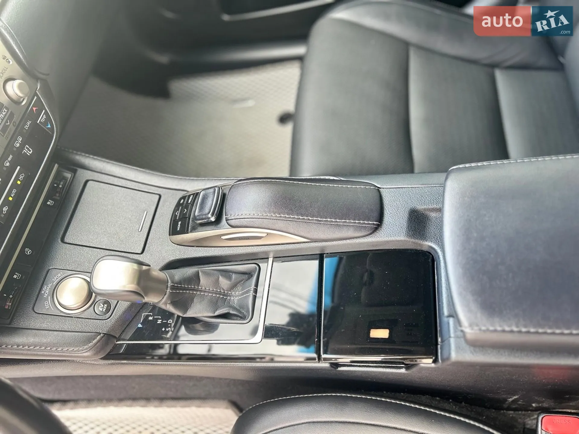 2017 Lexus ES - мініатюра 19