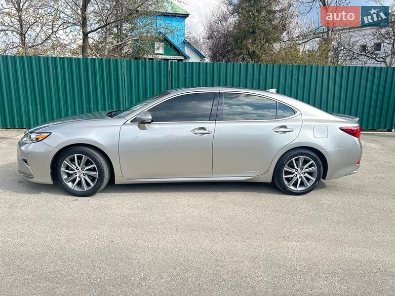 Седан Lexus ES 2017 в Киеве