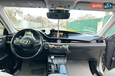 Седан Lexus ES 2017 в Киеве