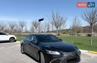 Седан Lexus ES 2019 в Киеве