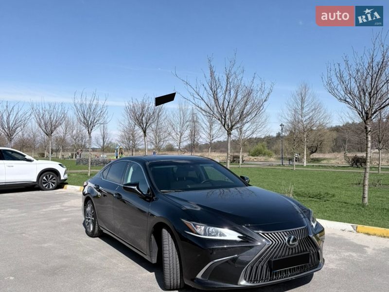 Седан Lexus ES 2019 в Киеве